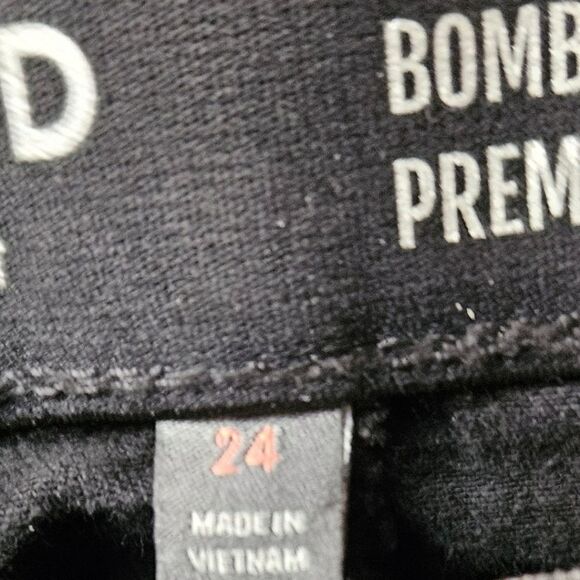 TORRID 8" Black Bombshell Bermuda Premium Stretch High Rise Short Size 24 - Picture 10 of 15